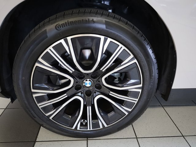 Used 2025 BMW X3 xDrive30i w/ Premium Package image 16