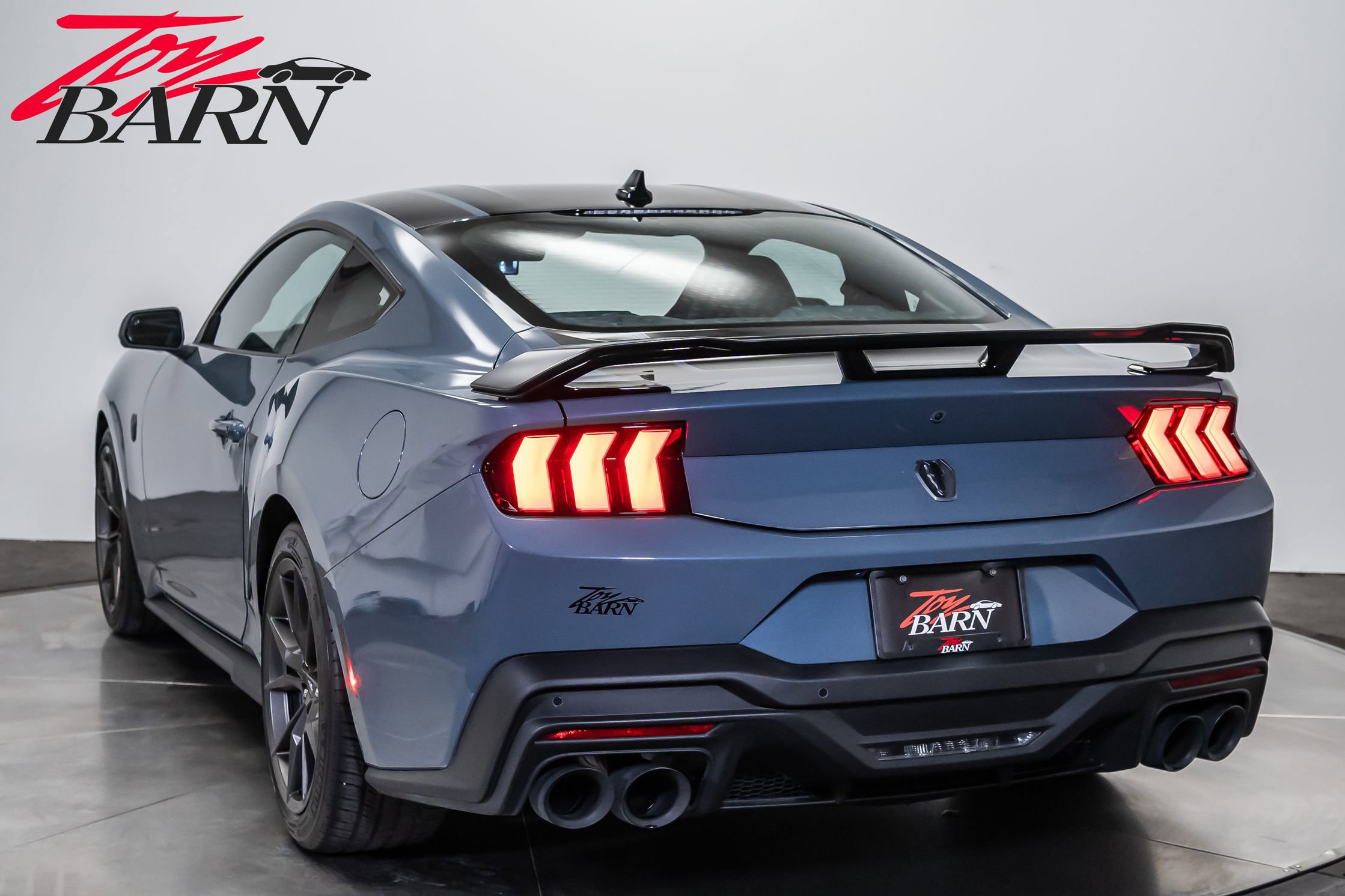 Used 2024 Ford Mustang Dark Horse image 11