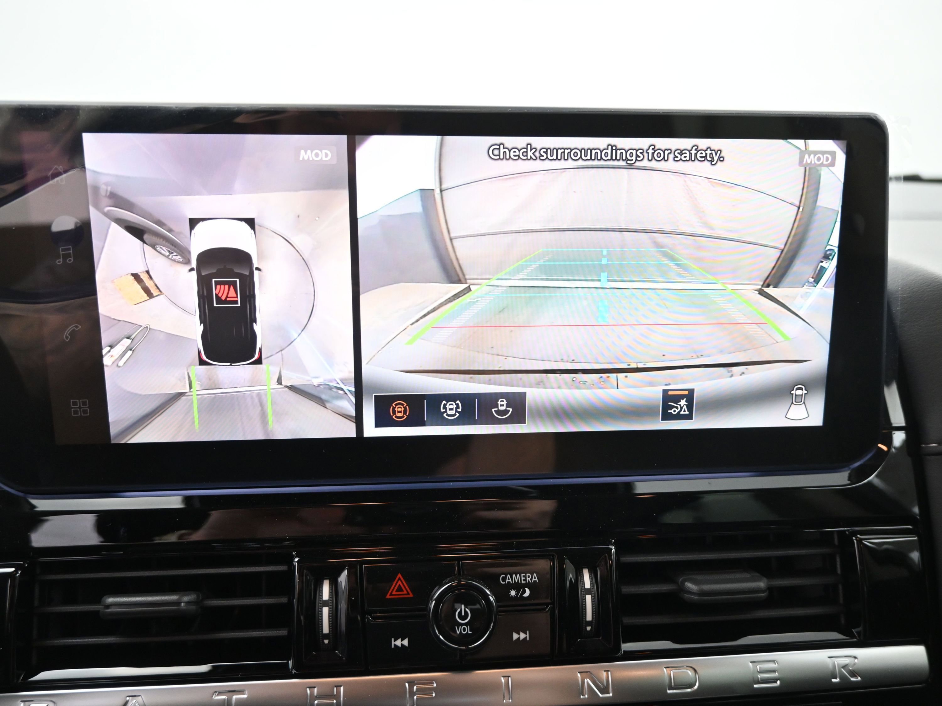 New 2026 Nissan Pathfinder SL FWD image 16