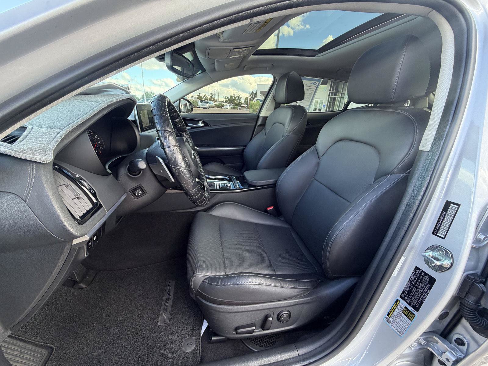 Used 2018 Kia Stinger Premium RWD image 17