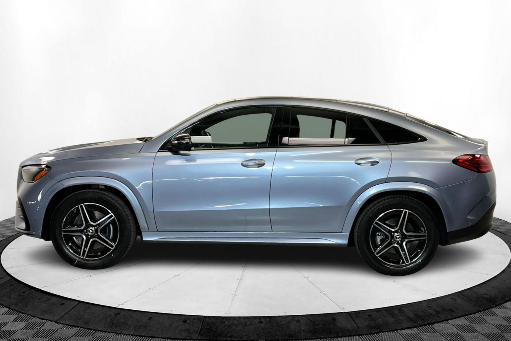 New 2026 Mercedes-Benz GLE 450 4MATIC Coupe image 2