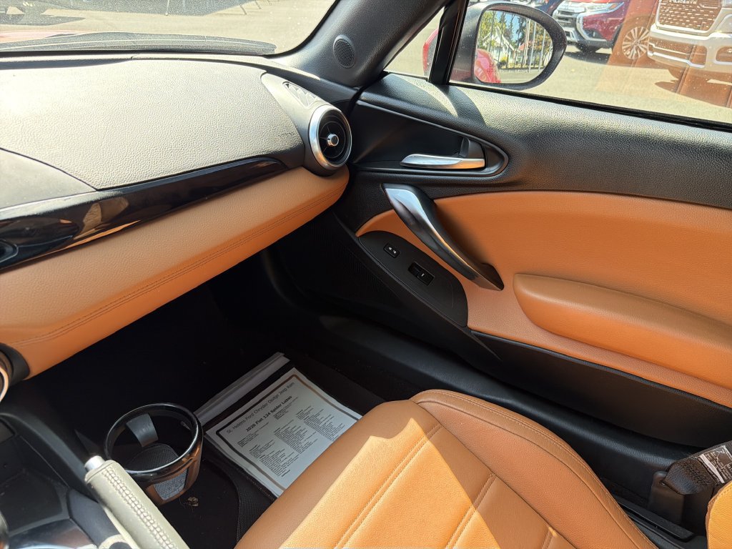 Used 2020 FIAT 124 Spider Lusso w/ Convenience Group RWD image 24