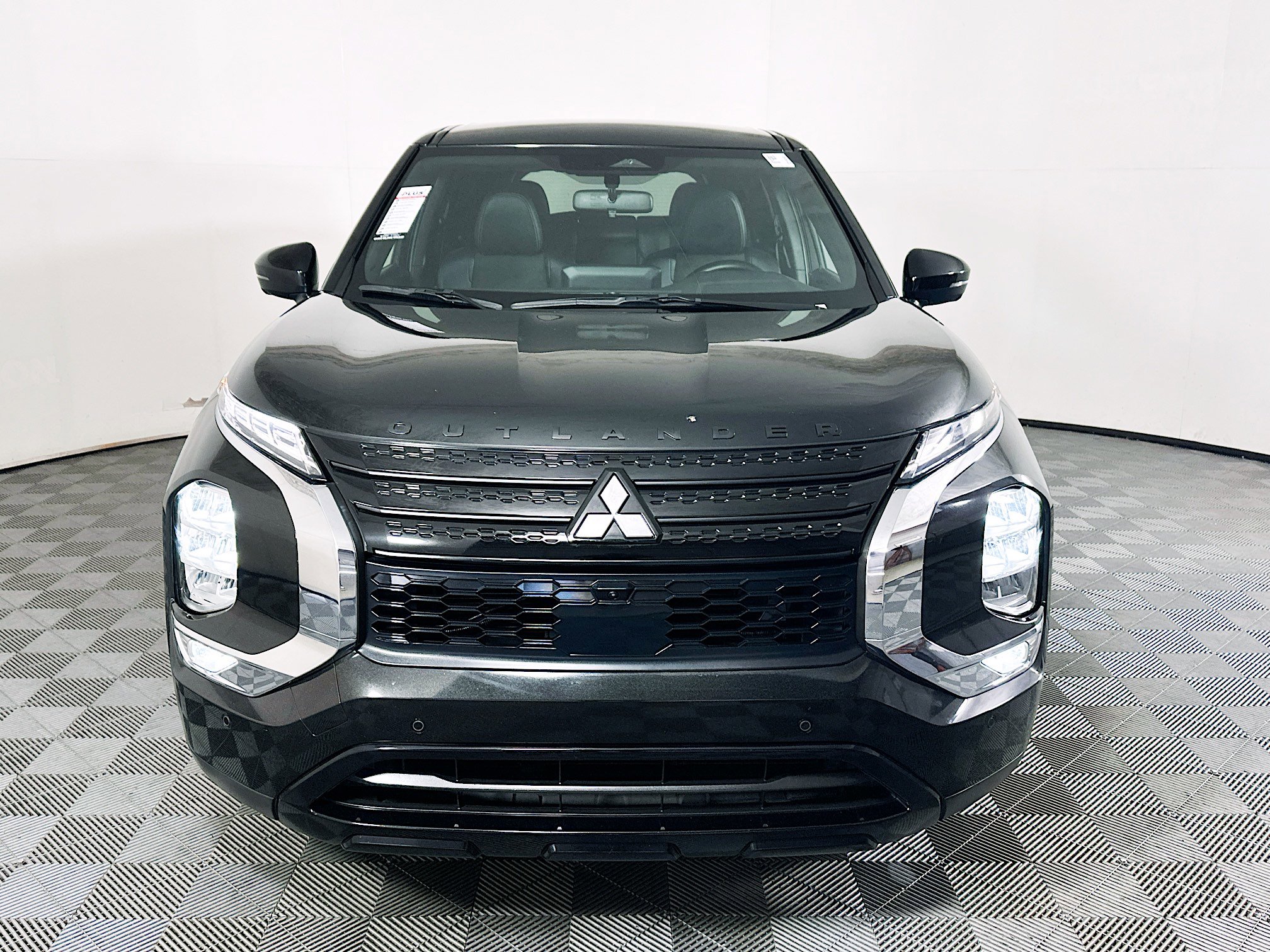 Used 2024 Mitsubishi Outlander SE Black Edition image 8