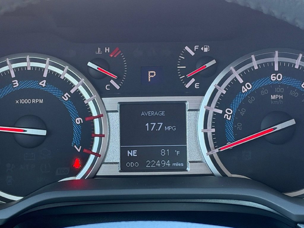 Used 2018 Toyota 4Runner TRD Off-Road Premium AWD/4WD image 11