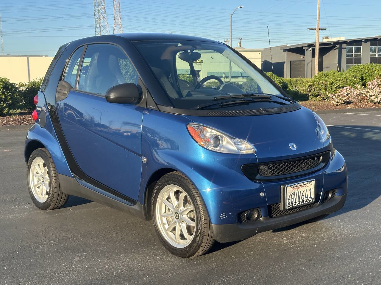 Used 2009 smart fortwo pure image 2