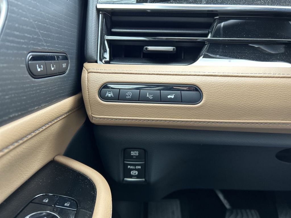 Certified 2025 INFINITI QX80 Sensory image 17