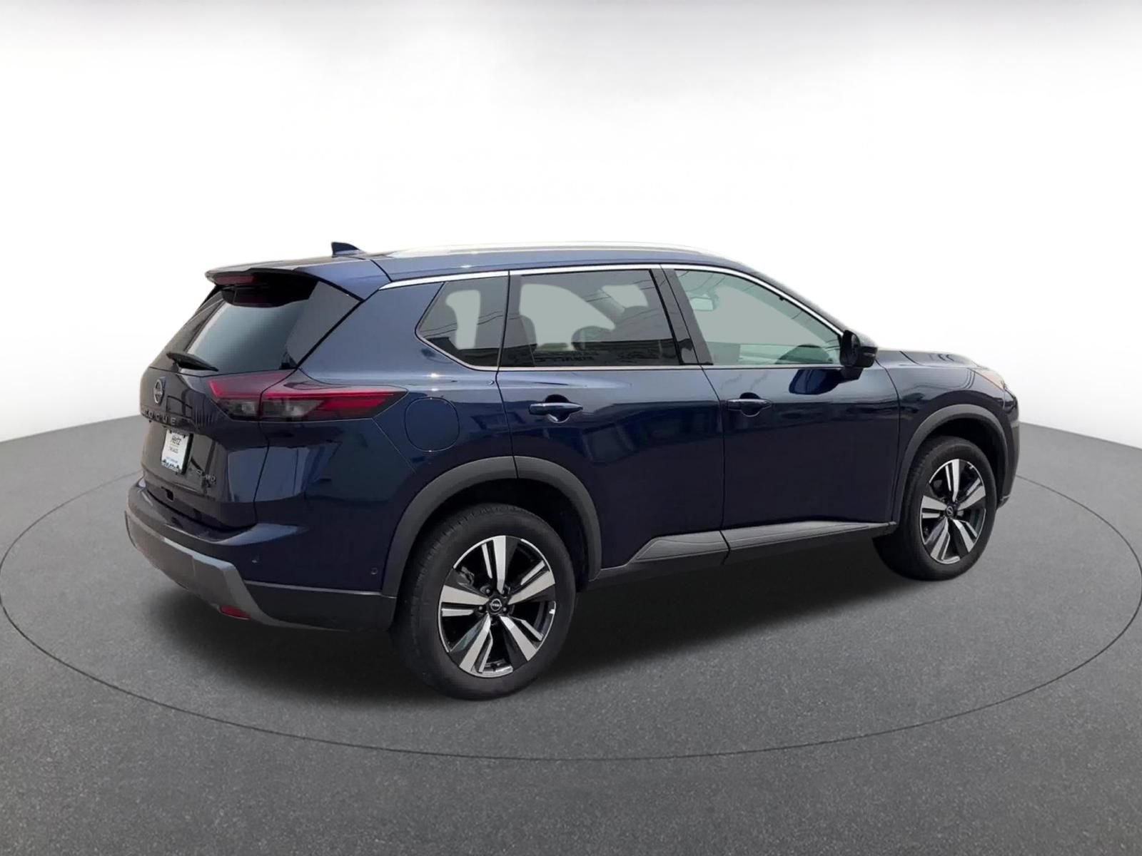Used 2026 Nissan Rogue SL AWD/4WD image 15