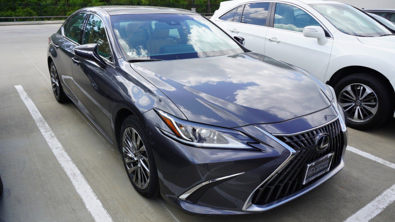 Certified 2024 Lexus ES 350 w/ Technology Package image 2