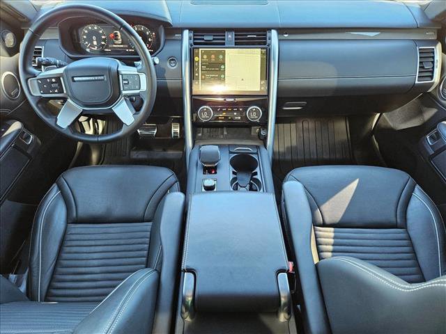 Used 2024 Land Rover Discovery Metropolitan Edition image 18