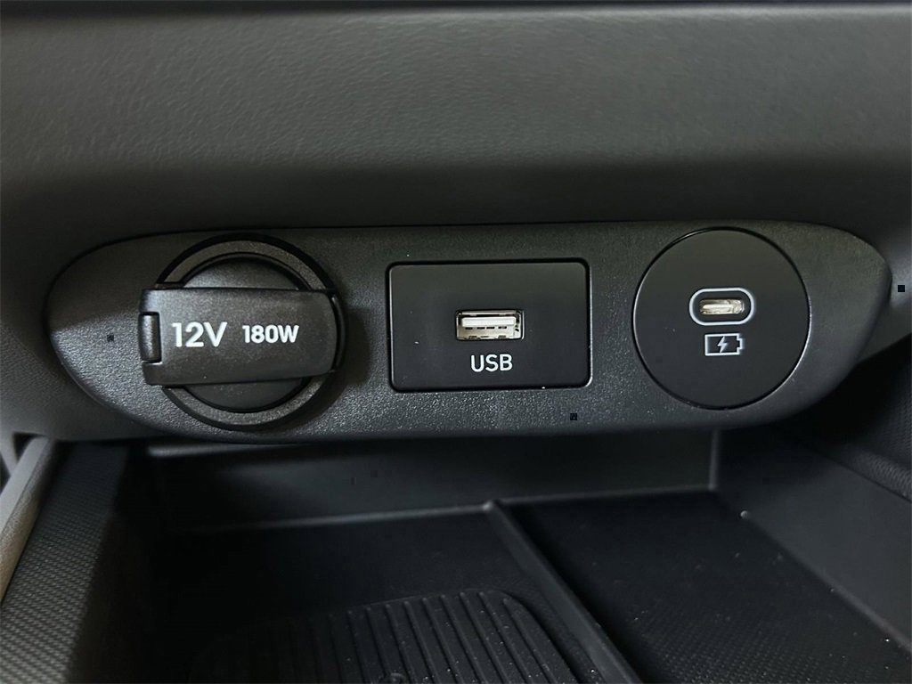 Used 2024 Hyundai Elantra SEL w/ Convenience Package image 8