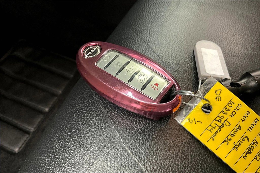 Used 2022 Nissan Rogue SL w/ SL Premium Package image 11