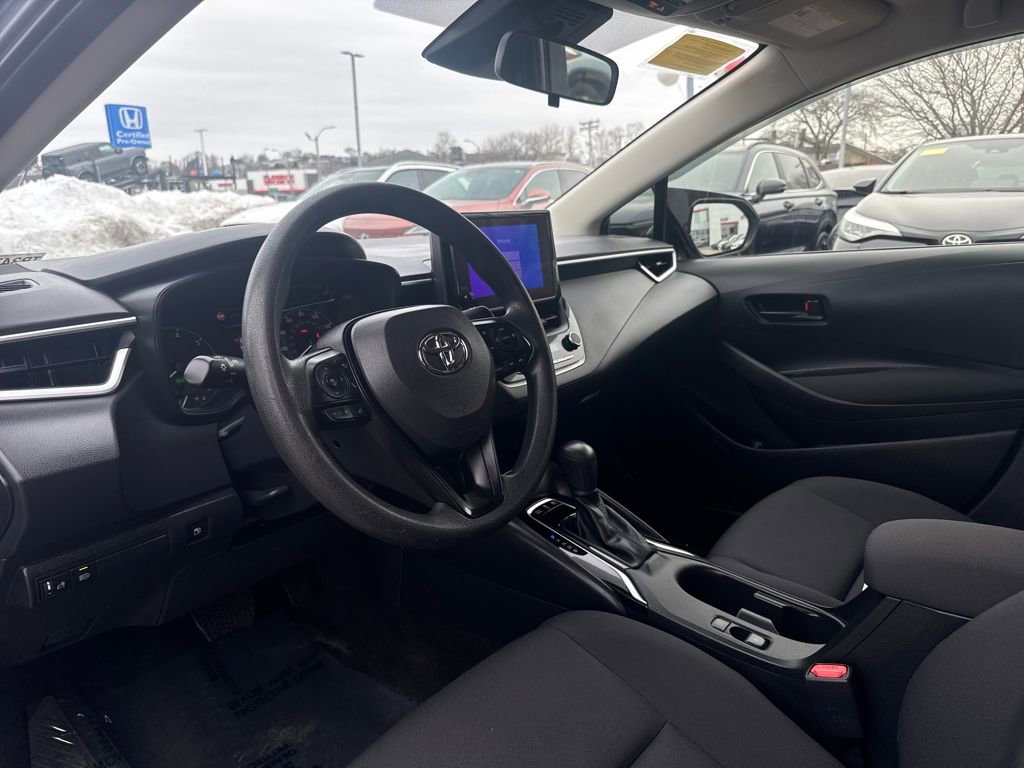 Used 2025 Toyota Corolla LE image 13
