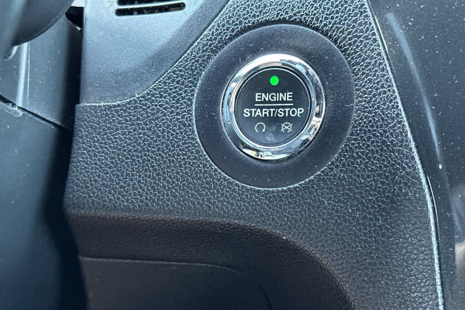 Used 2017 Ford Explorer XLT FWD image 24