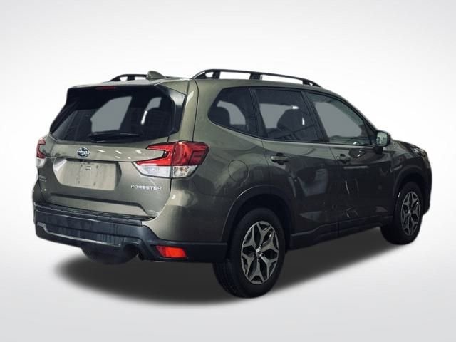 Used 2023 Subaru Forester Premium image 6