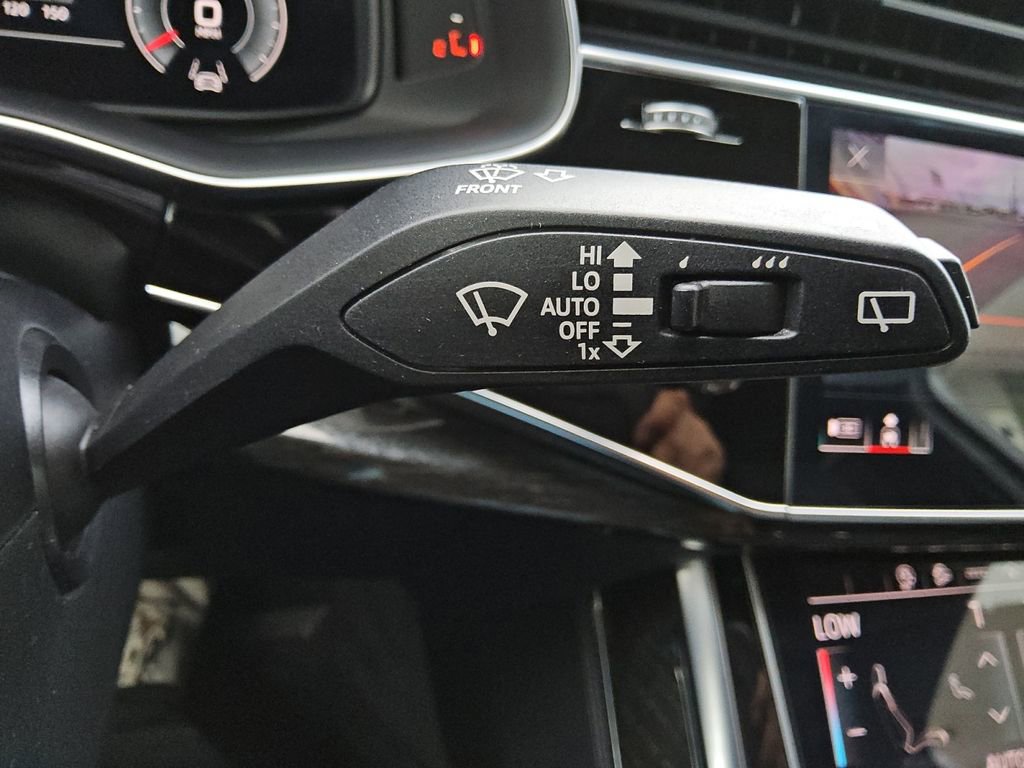 Used 2023 Audi Q7 3.0T Premium Plus image 29