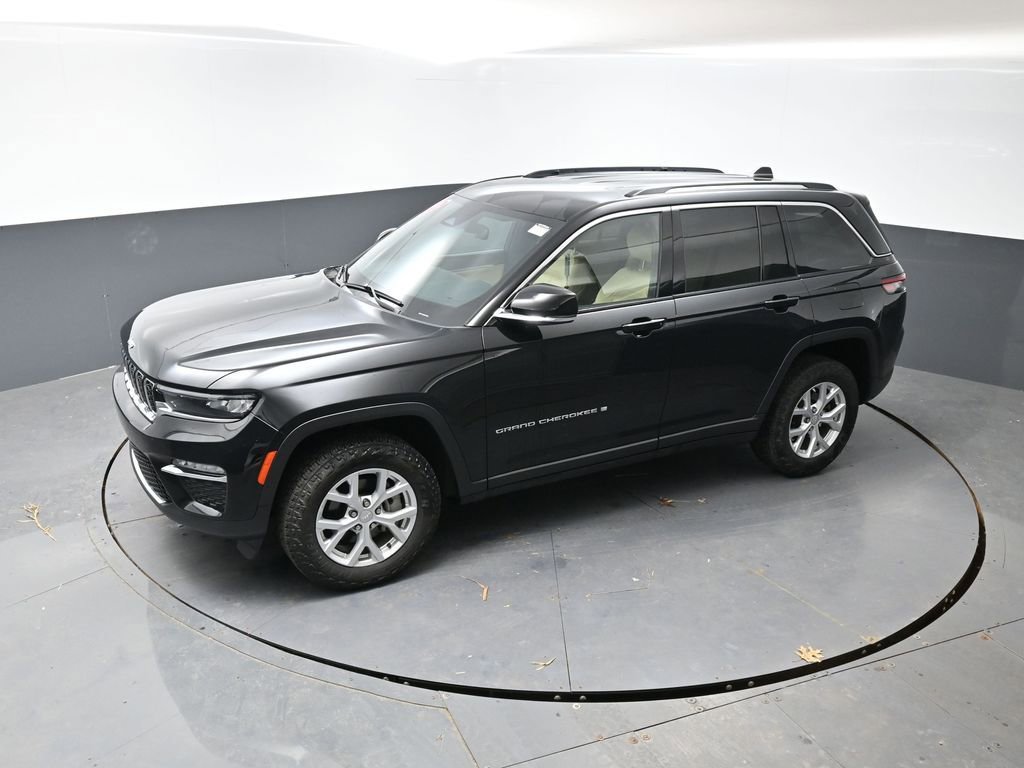 Used 2023 Jeep Grand Cherokee Limited AWD/4WD image 46