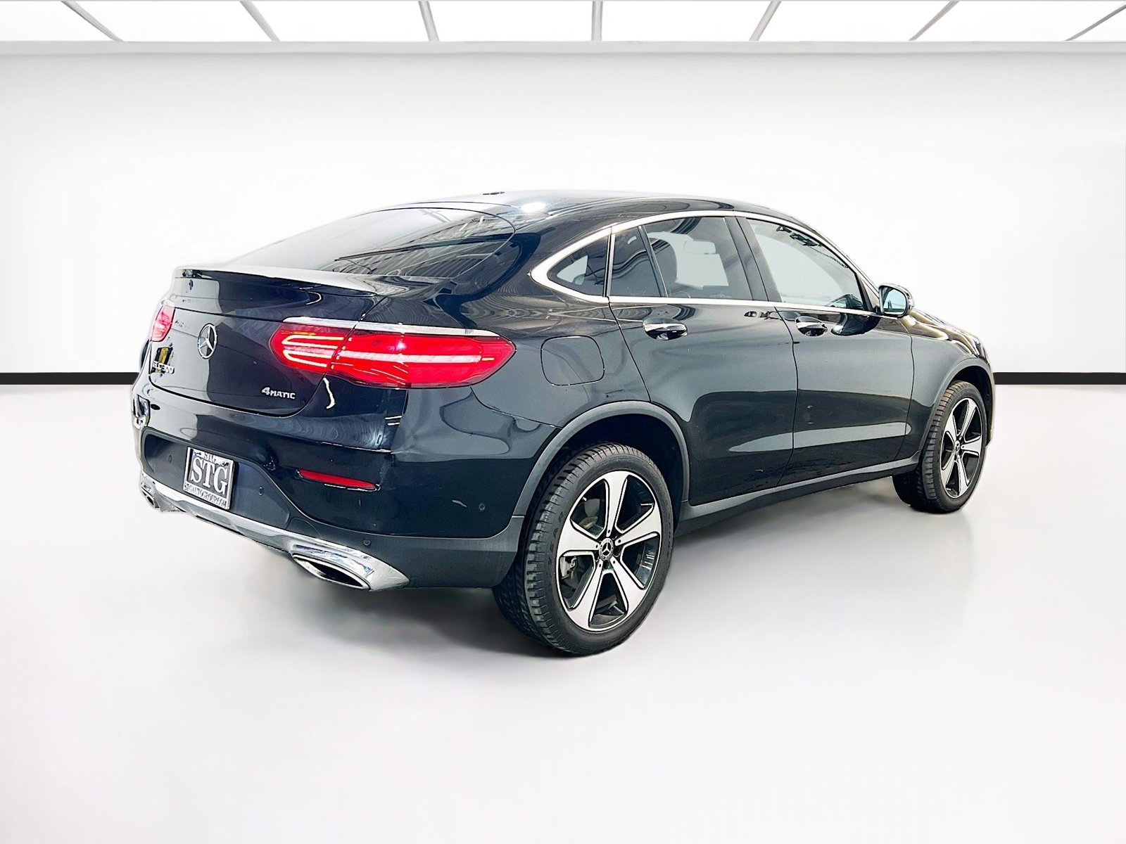 Used 2019 Mercedes-Benz GLC 300 4MATIC Coupe w/ Multimedia Package image 4