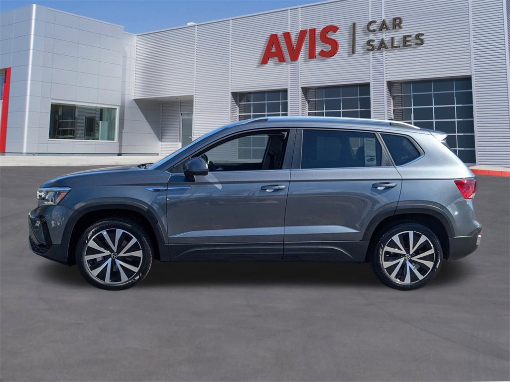 Used 2024 Volkswagen Taos SE image 11