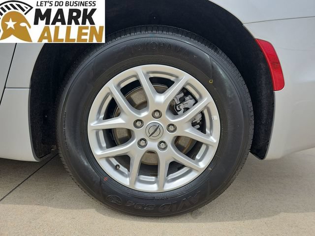 Used 2024 Chrysler Pacifica Touring-L FWD image 33
