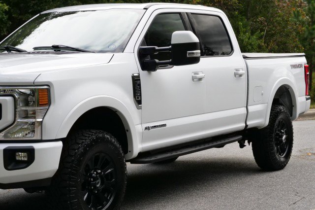 Used 2022 Ford F250 Lariat w/ Tremor Off-Road Package image 31