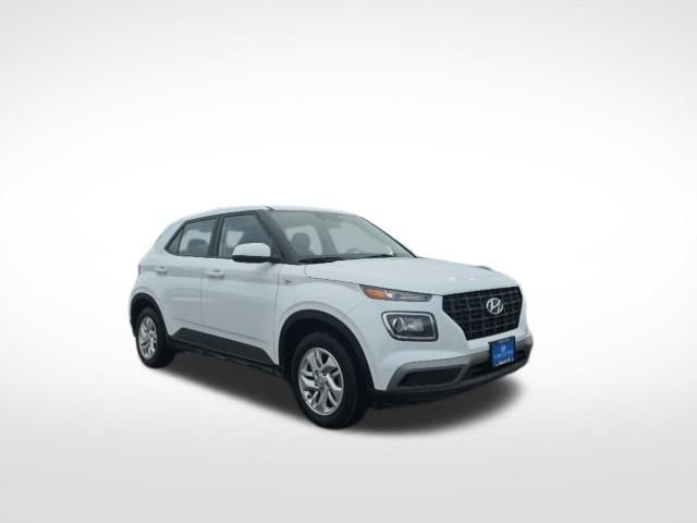 Used 2023 Hyundai Venue SE image 3