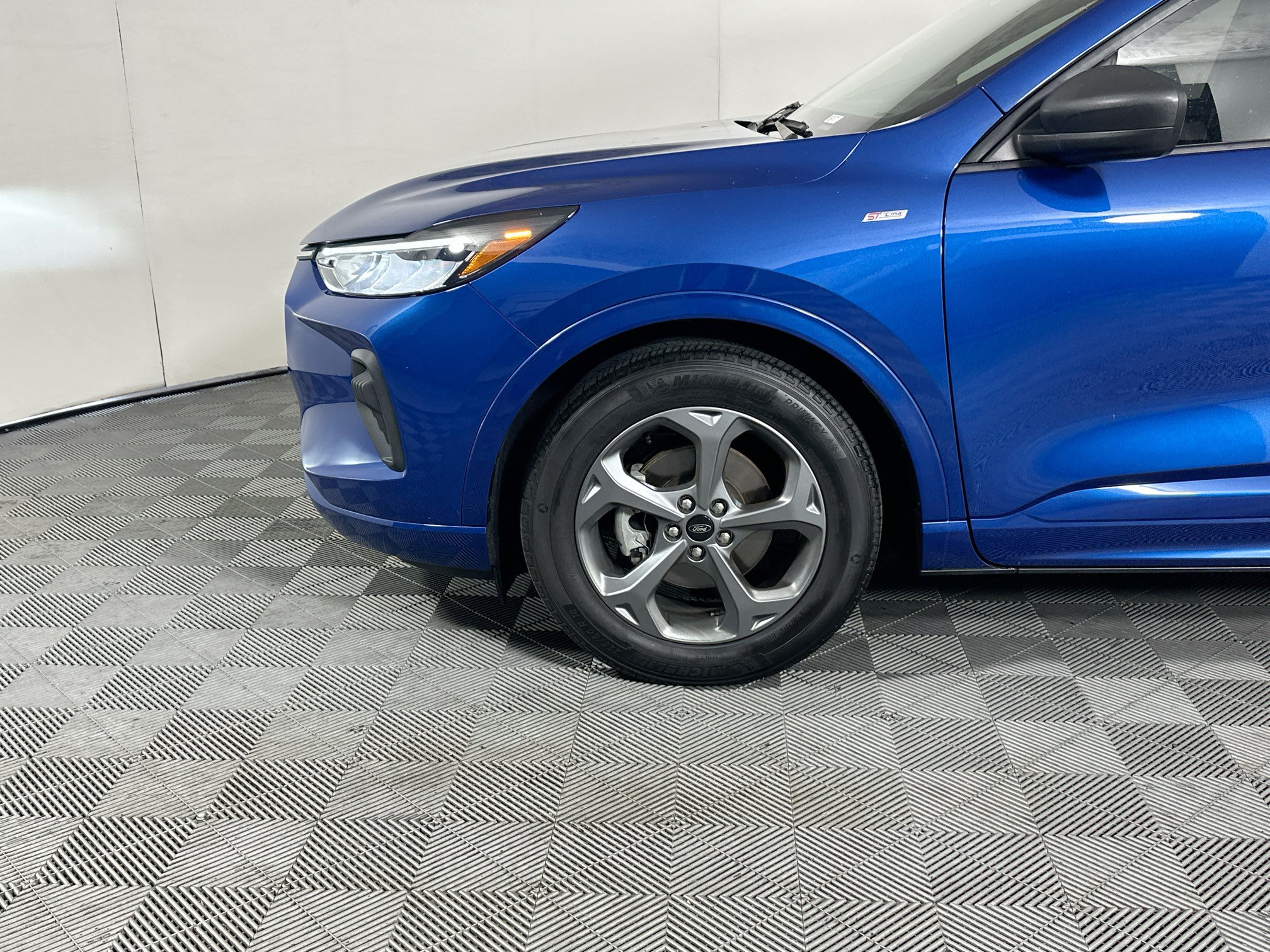 Used 2023 Ford Escape ST-Line w/ Tech Pack #1 FWD image 11