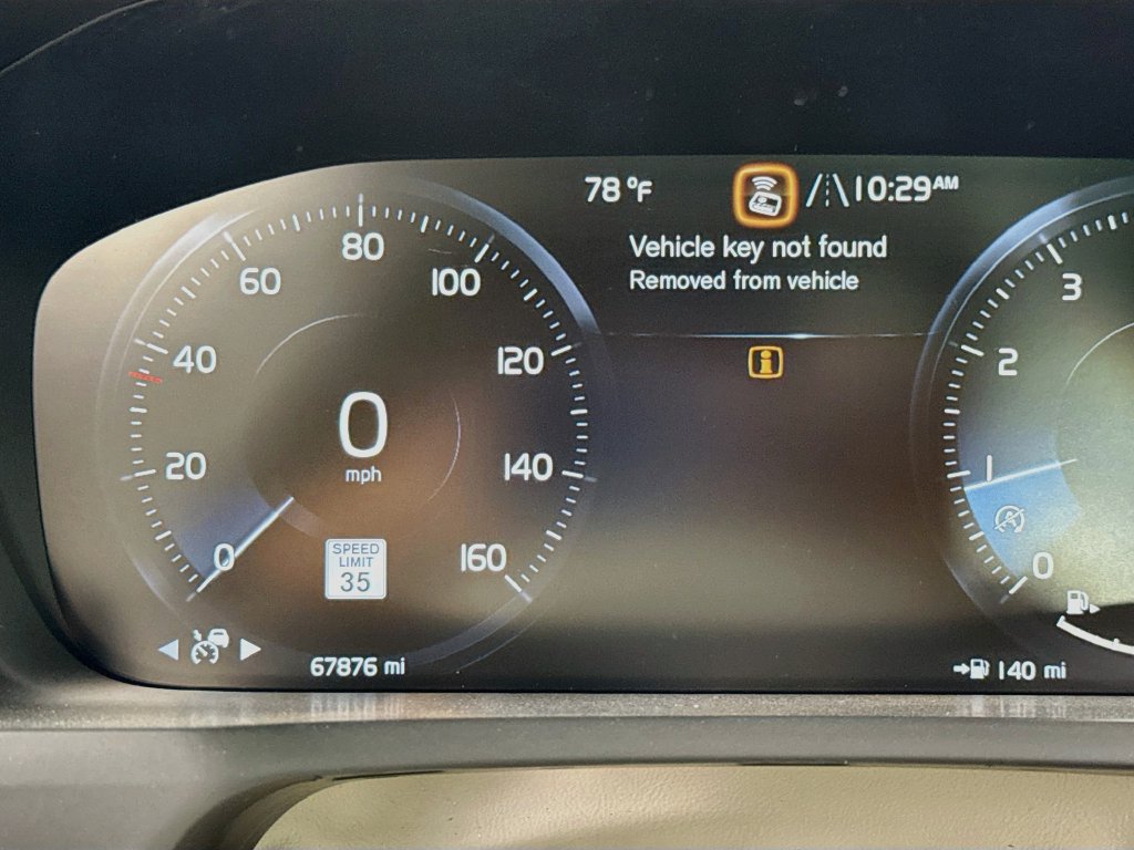 Used 2021 Volvo XC90 T6 Momentum w/ Advanced Package AWD/4WD image 12