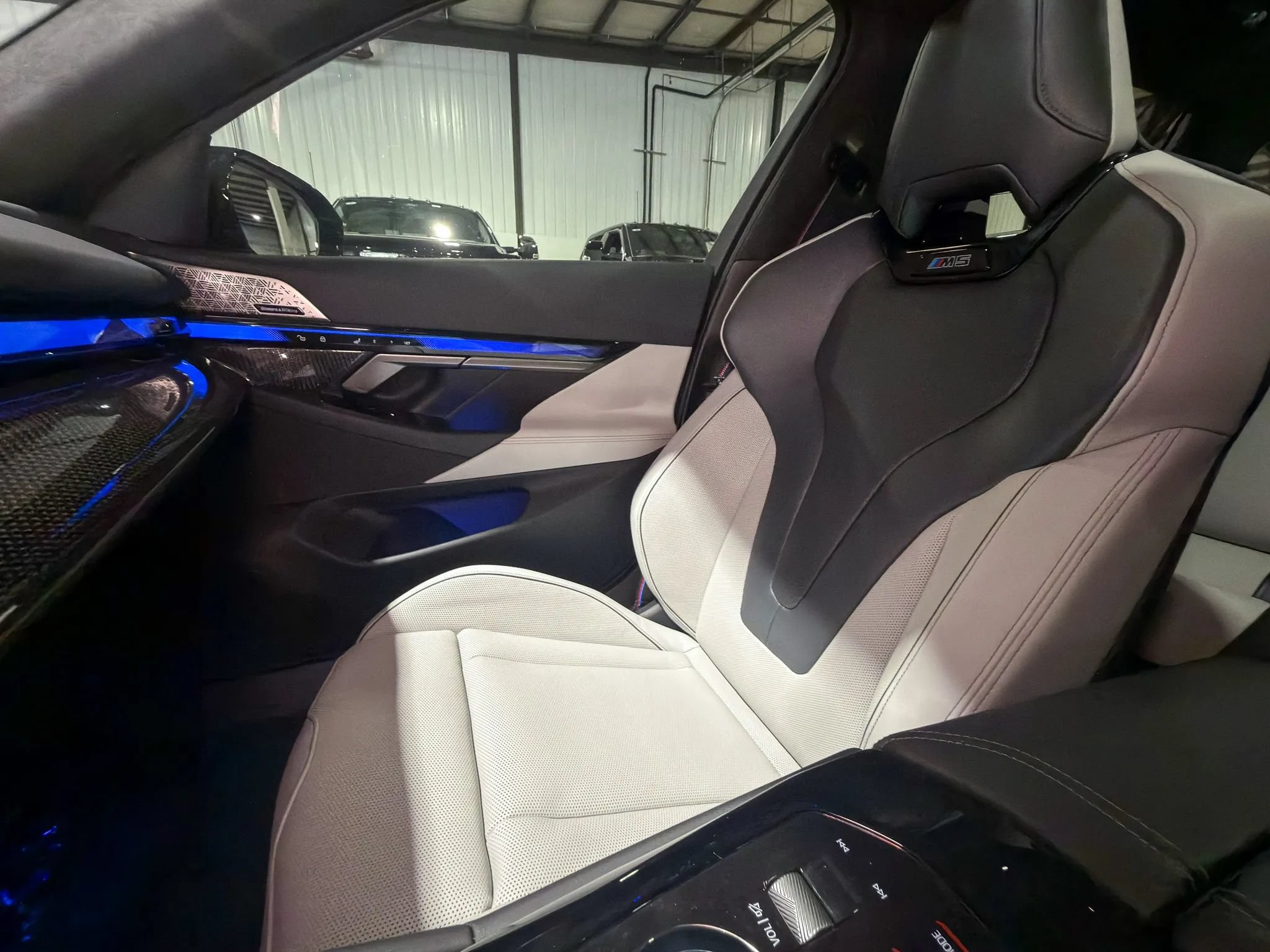 Used 2026 BMW M5 Touring AWD/4WD image 28