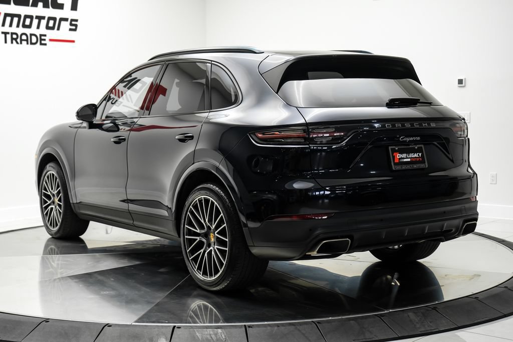 Used 2023 Porsche Cayenne w/ Premium Package AWD/4WD image 13