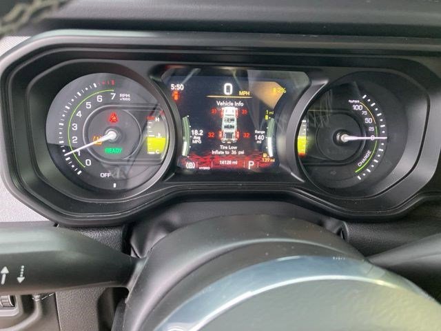 Certified 2025 Jeep Wrangler Sahara w/ Safety Group image 18