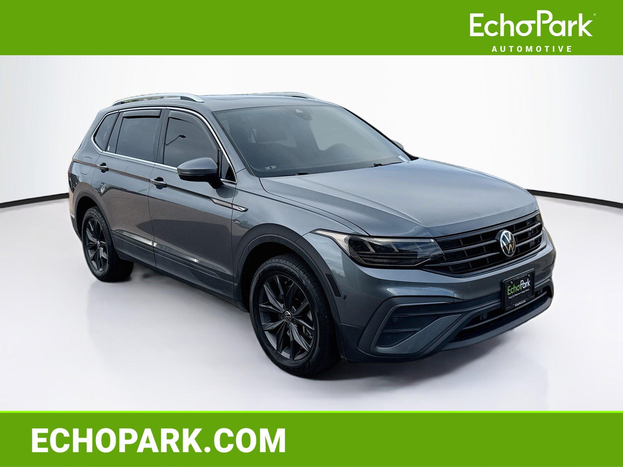 Used 2022 Volkswagen Tiguan SE w/ Panoramic Sunroof Package