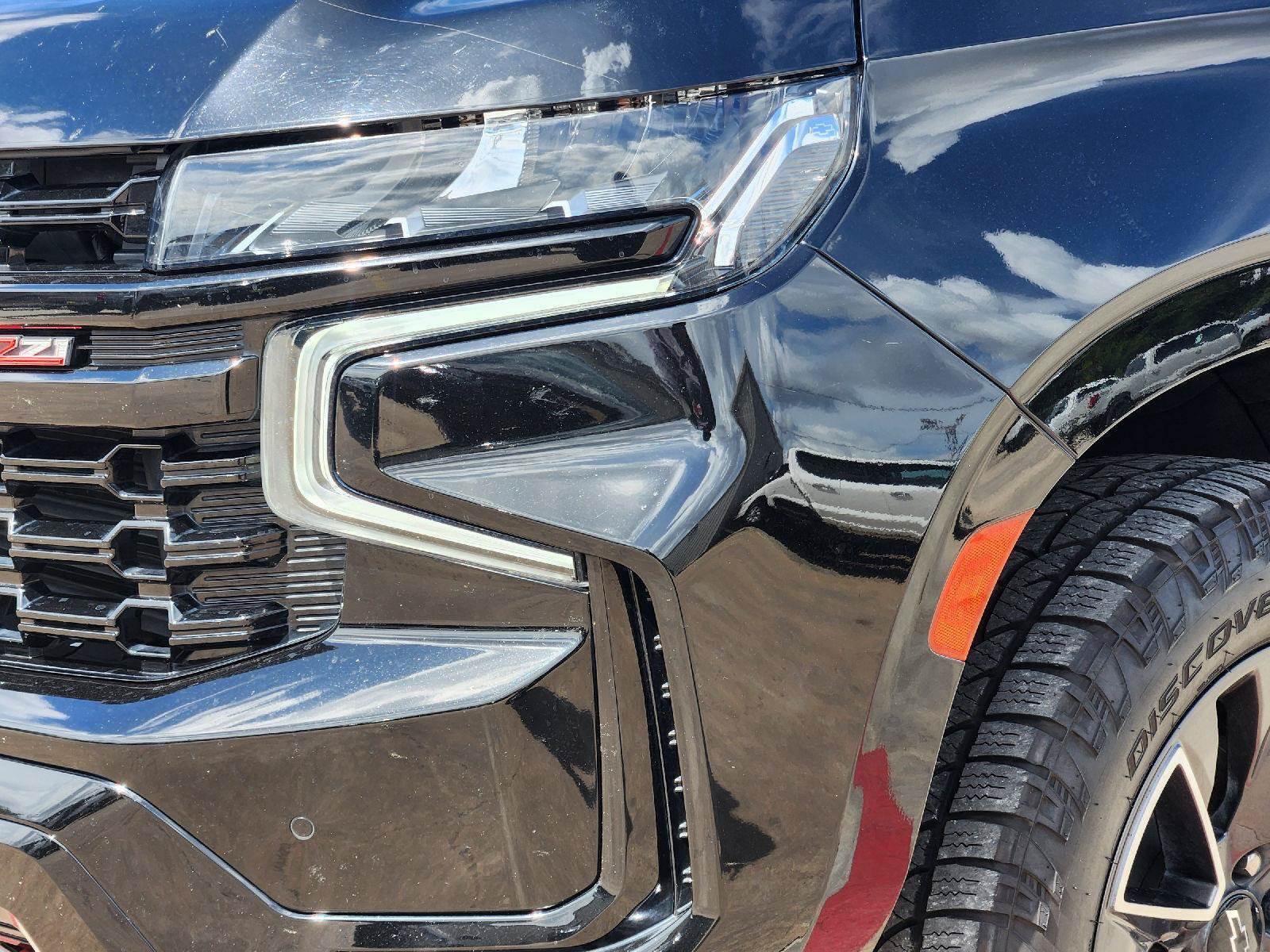 Certified 2023 Chevrolet Suburban Z71 w/ Luxury Package AWD/4WD image 8