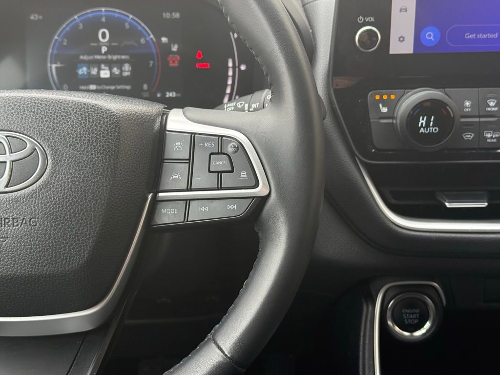 Used 2025 Toyota Grand Highlander AWD image 11