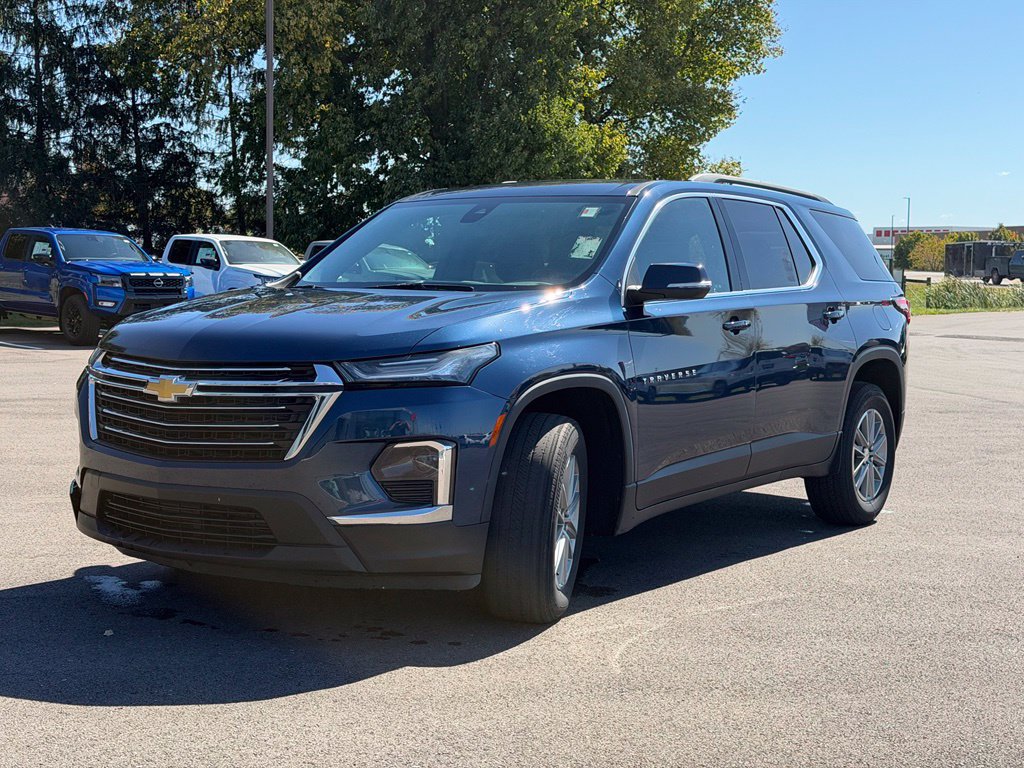 Used 2023 Chevrolet Traverse LT AWD/4WD image 2