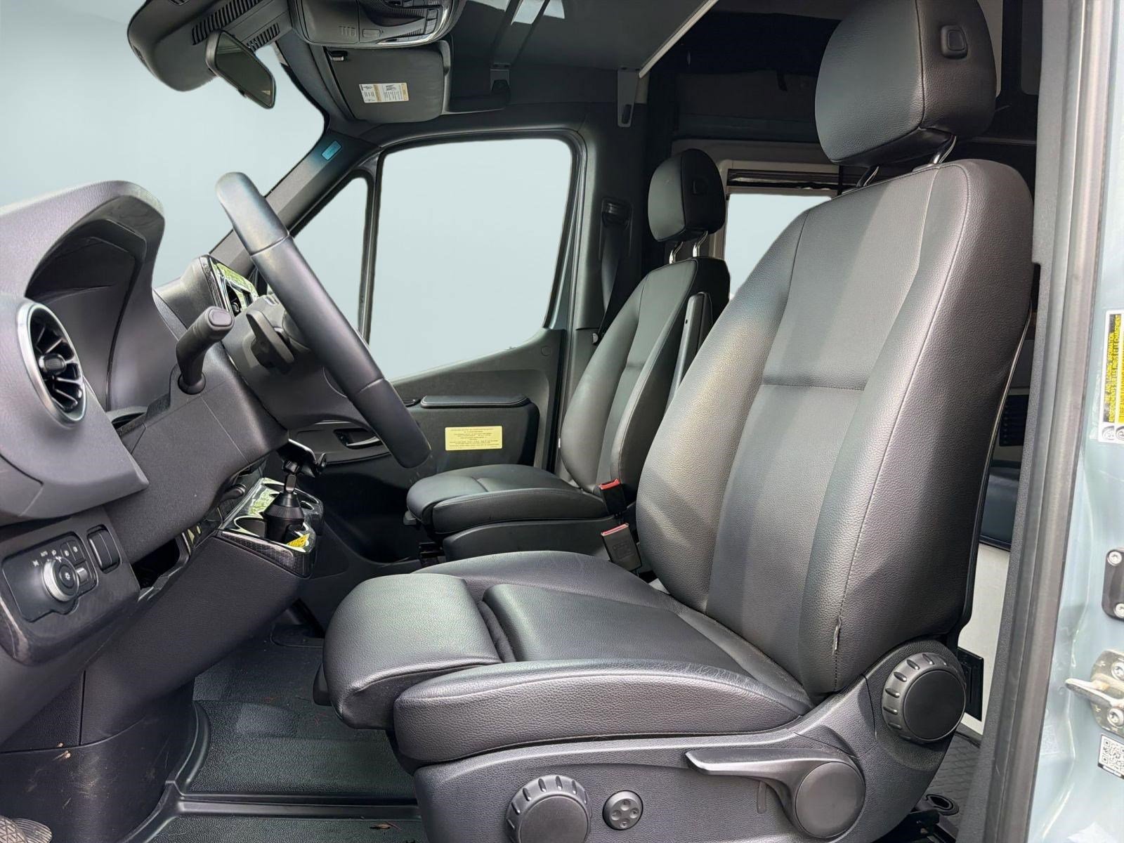 Used 2021 Mercedes-Benz Sprinter 2500 image 4