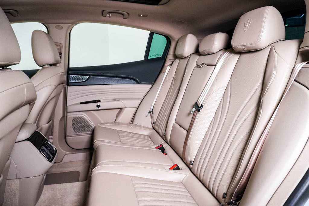 Used 2023 Maserati Grecale GT image 17