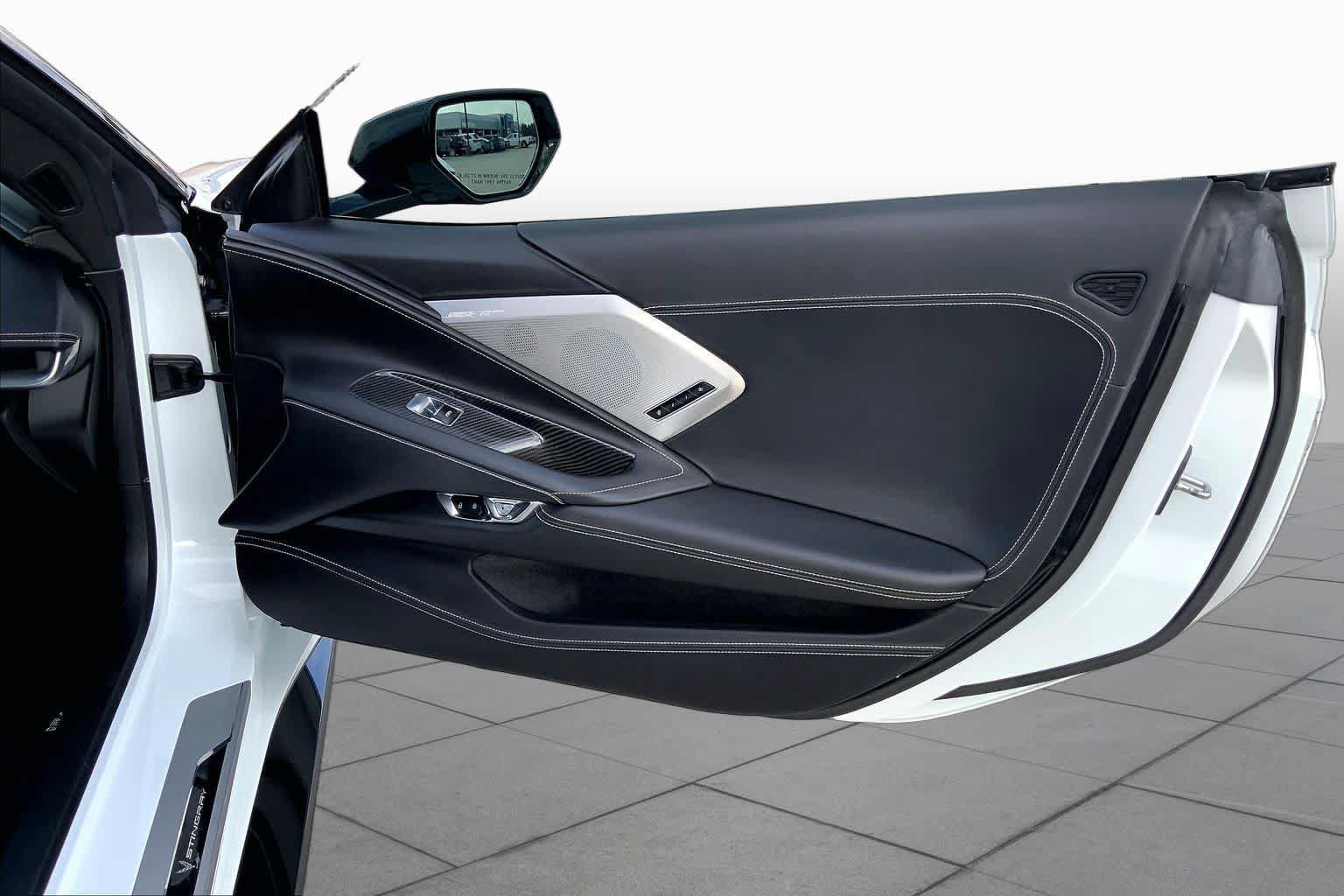 Used 2021 Chevrolet Corvette Stingray Premium Cpe w/ Z51 Performance Package RWD image 17