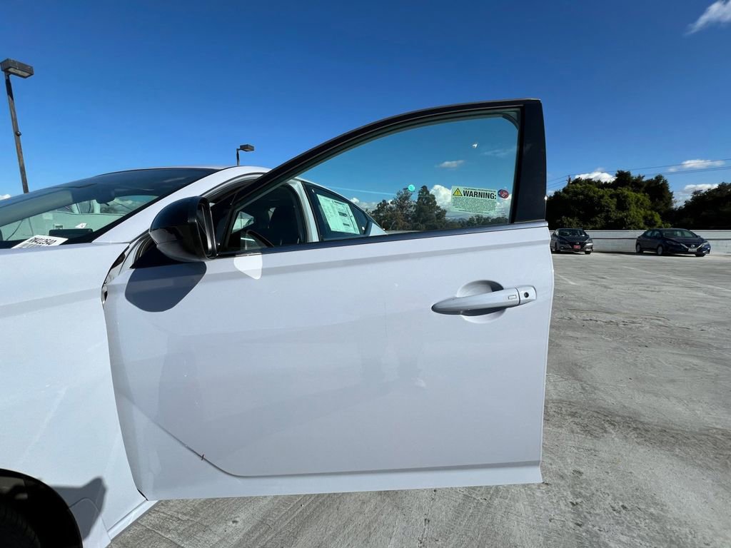 Certified 2024 Nissan Altima 2.5 SR w/ SR Premium Package image 13