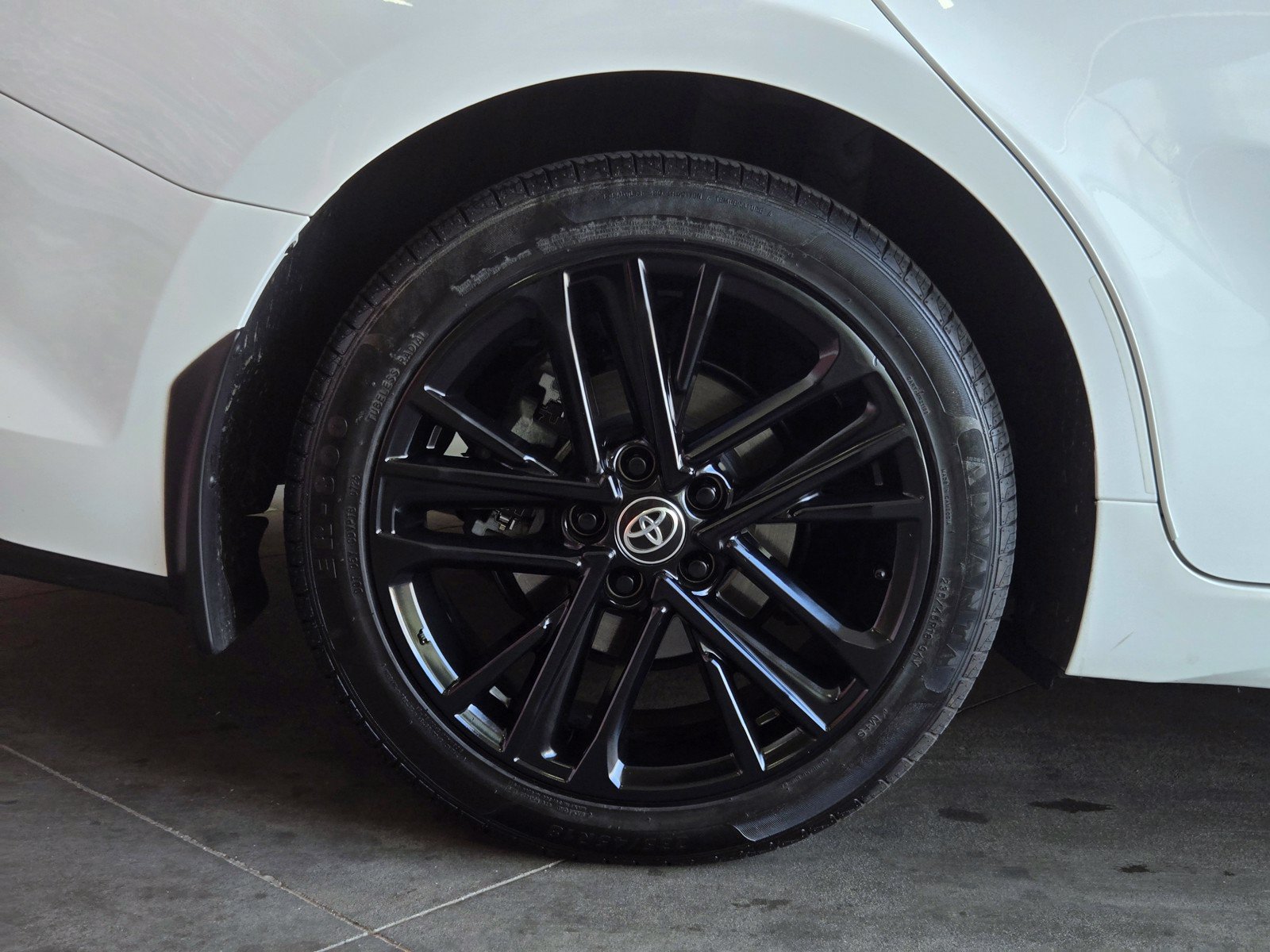 Certified 2025 Toyota Camry SE AWD/4WD image 2