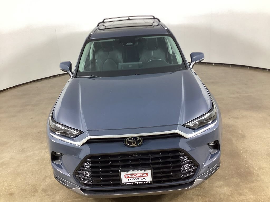 Used 2024 Toyota Grand Highlander AWD image 4