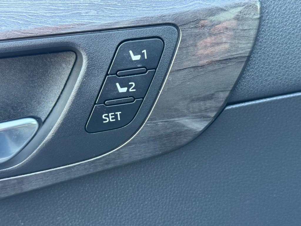 Certified 2020 Toyota Highlander Platinum AWD/4WD image 17