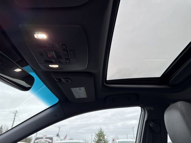 Used 2019 Toyota Avalon Limited image 21