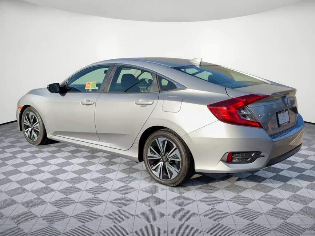 Certified 2018 Honda Civic EX-T image 3