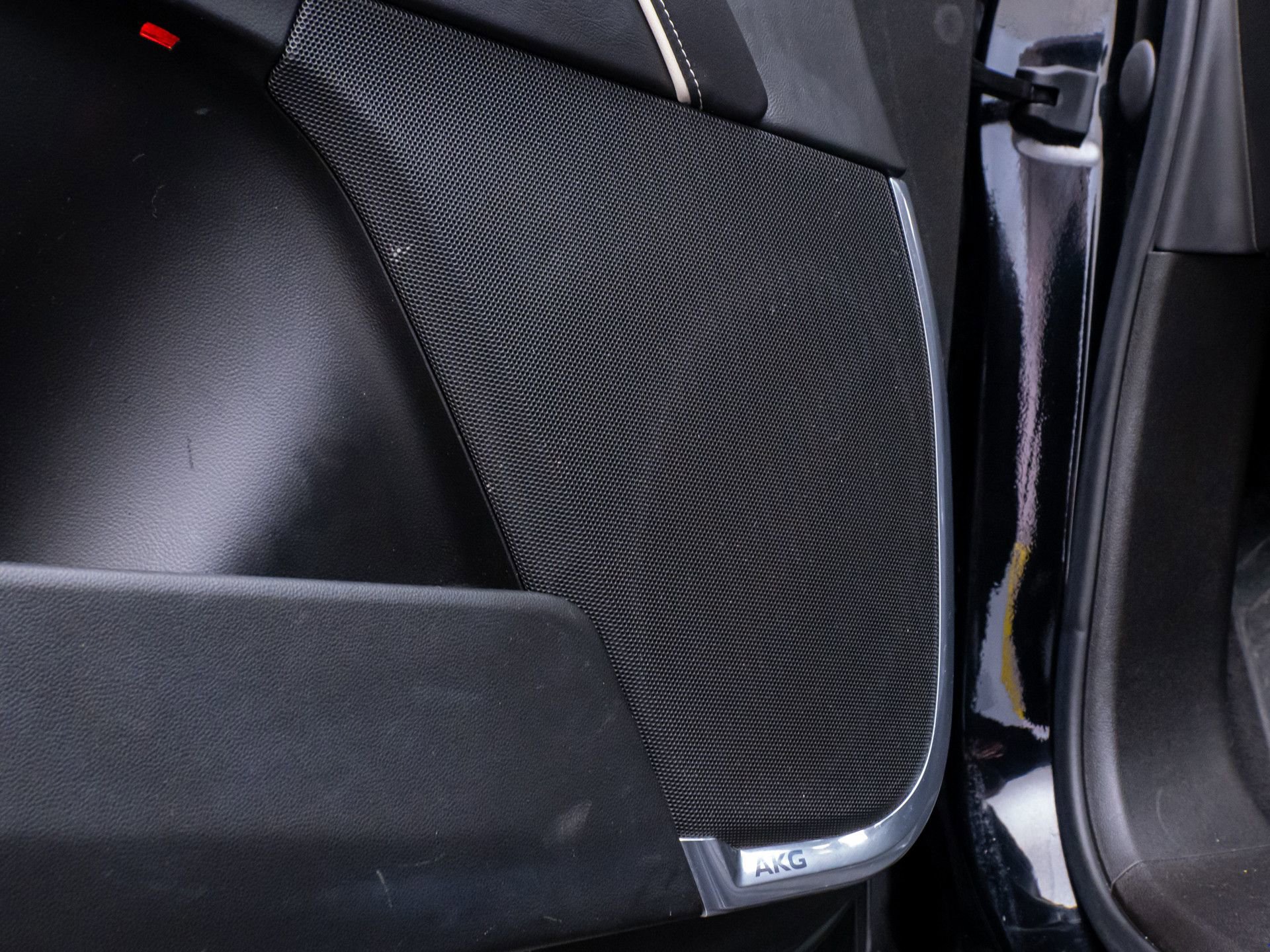 Used 2021 Cadillac Escalade Premium Luxury w/ LPO, Radiant Package image 15