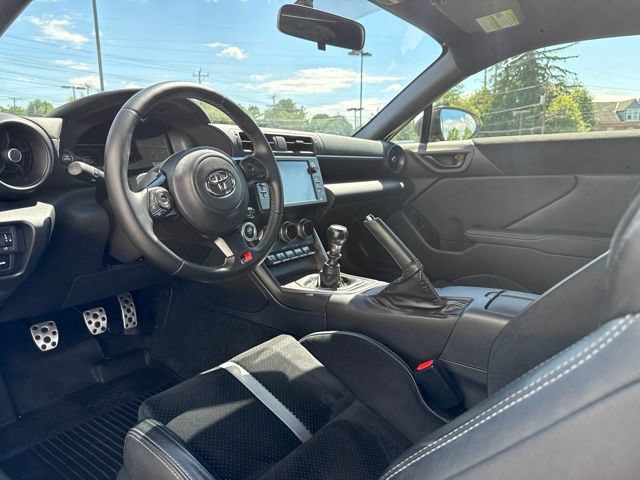 Used 2022 Toyota GR86 Premium w/ ALL Weather Mat Package (TMS) RWD image 11