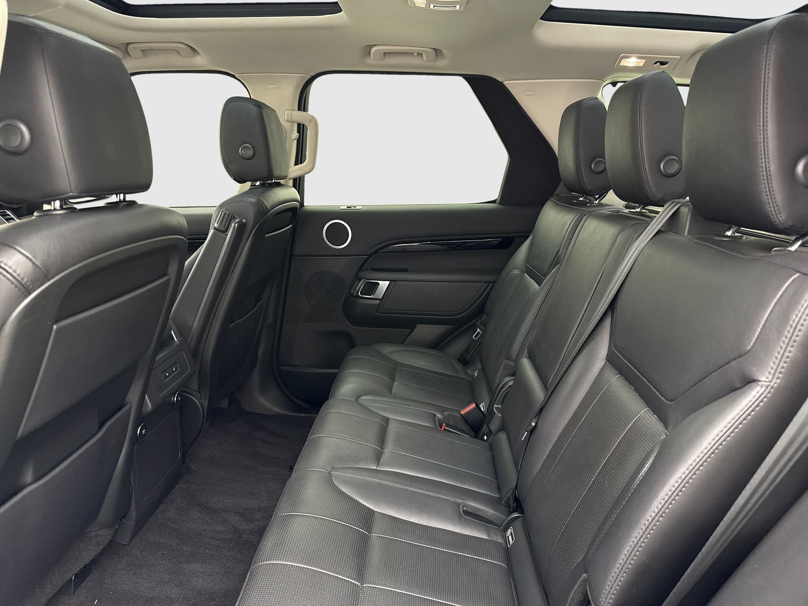 Used 2020 Land Rover Discovery SE AWD/4WD image 37