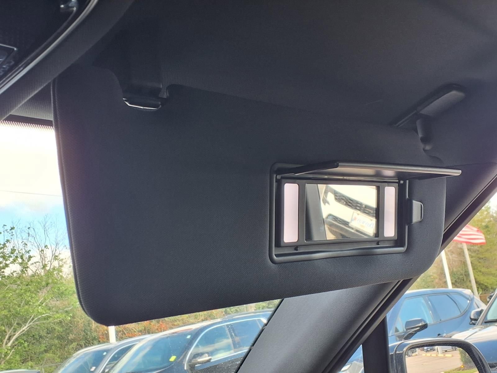 Used 2025 Land Rover Range Rover Sport SE image 9