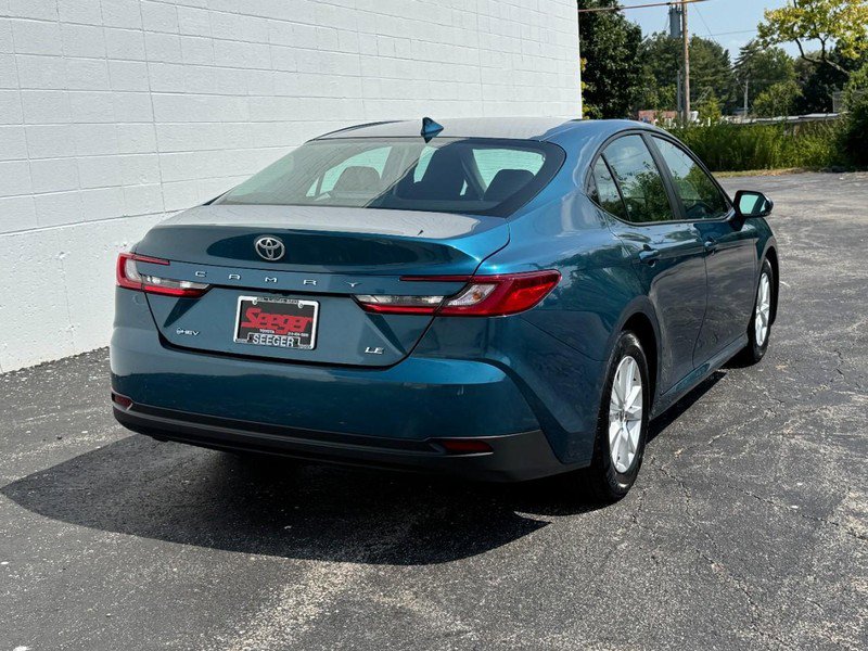 Certified 2025 Toyota Camry Hybrid image 3