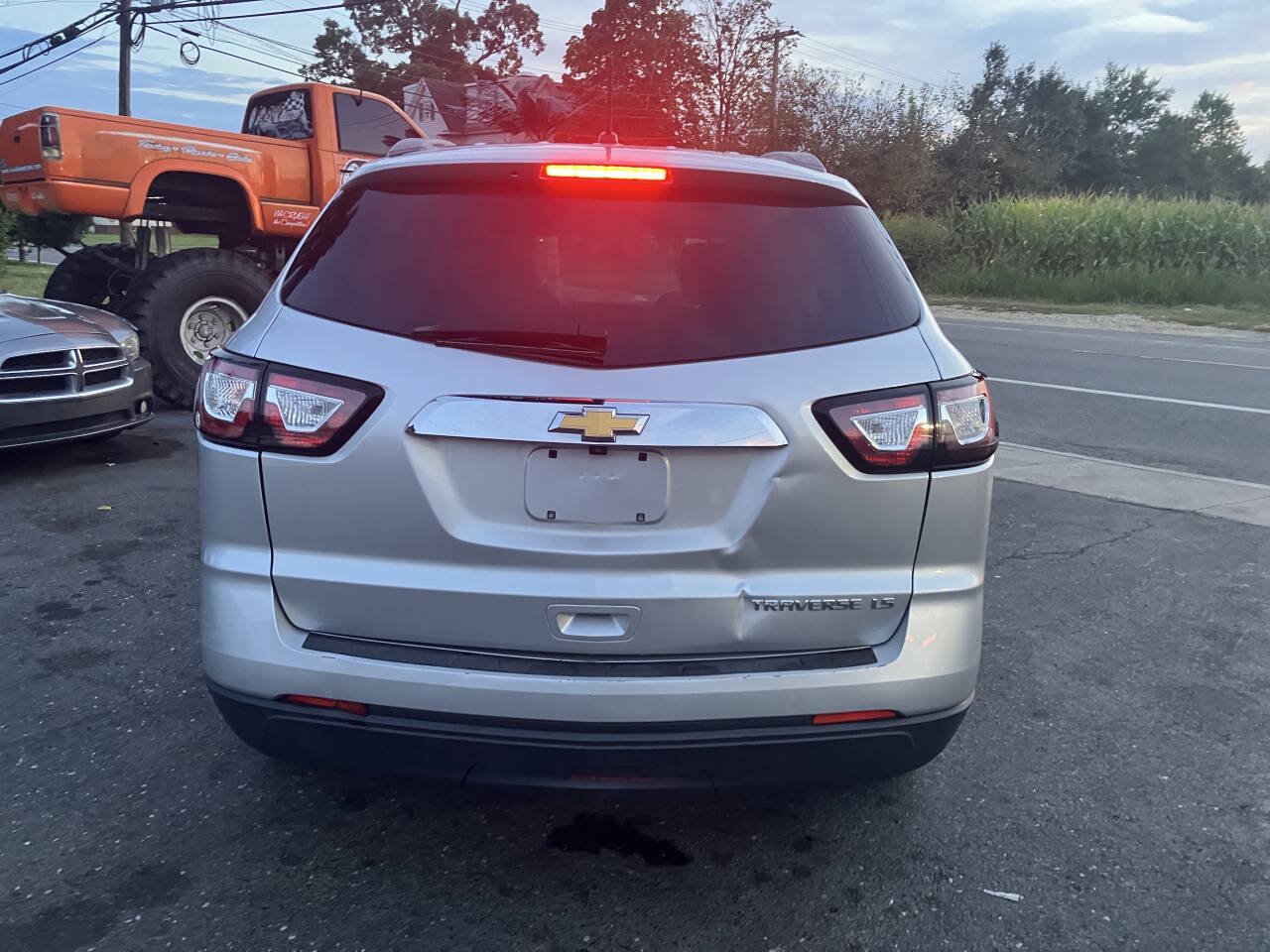Used 2014 Chevrolet Traverse LS FWD image 8