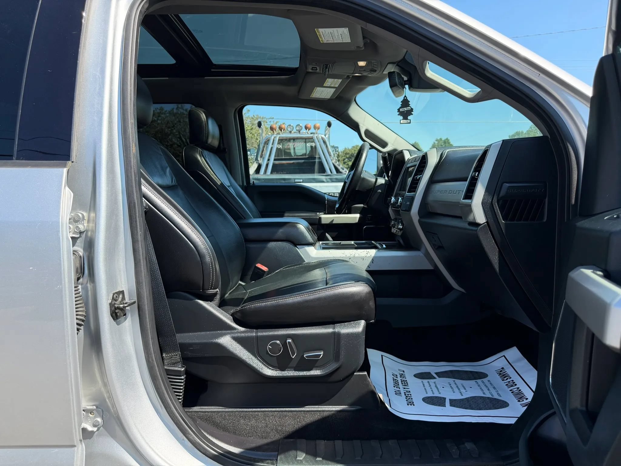 Used 2019 Ford F250 Lariat w/ Lariat Ultimate Package AWD/4WD image 32